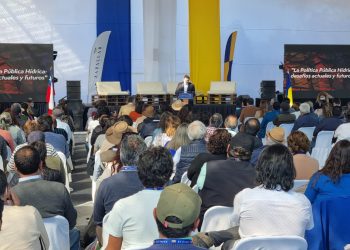AMUCH Y AMUR SOLICITAN AL GOBIERNO DECRETAR ZONA DE CASTATROFFE EN CINCO REGIONES DEL PAÍS POR DÉFICIT HÍDRICO
