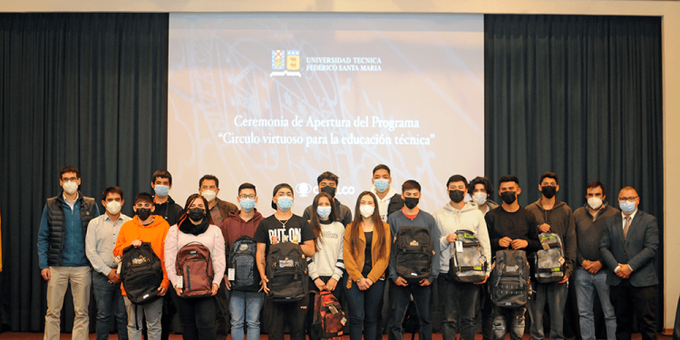 Estudiantes de Puchuncaví podrán acceder a la educación superior con nuevo programa de la USM y Codelco.