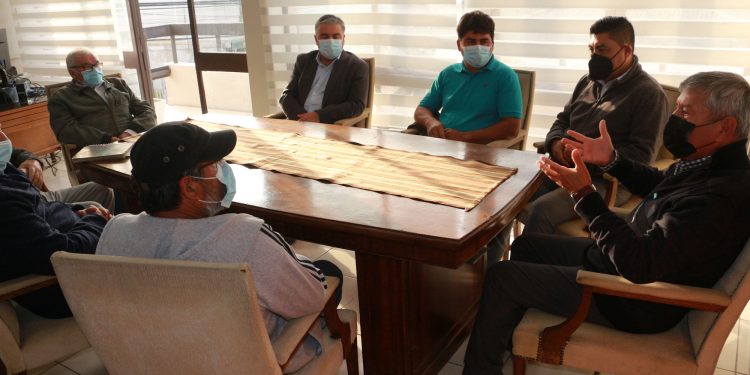 Una reunión de trabajo sostuvo Delegado Presidencial con pequeños mineros de la comuna de Petorca.