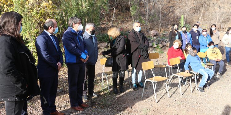 CABILDO: En la localidad de los Perales se dio el vamos de la  Clínica Móvil que se orientará en la atención de los sectores rurales de la comuna