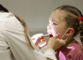 Pediatras del Hospital Dr. Gustavo Fricke SSVQ llaman a los padres a evitar lugares concurridos con sus niños este invierno