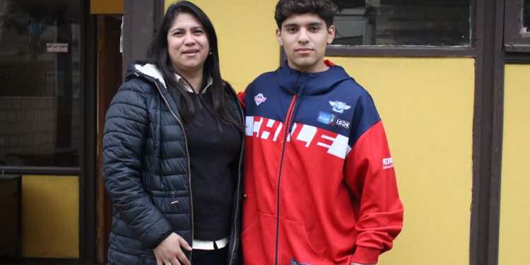 Minera Las Cenizas Faena Cabildo financió pasajes a motociclista local que competirá en el Mundial de Francia
