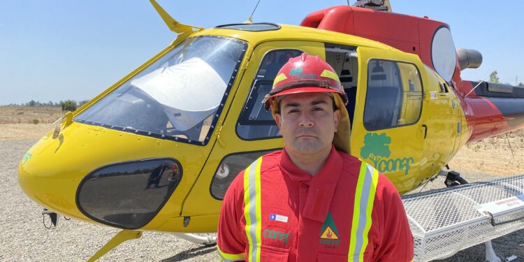 Conaf abrió un nuevo proceso de postulación a sus brigadas de combate de incendios forestales.