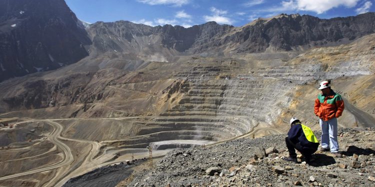 Estudio indica que transición energética abre grandes negocios para la minería en Chile.