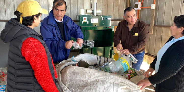 COMUNA DE LA LIGUA INAUGURA PROYECTO PARA AVANZAR EN RECICLAJE DOMICILIARIO.