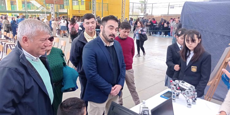 Junaeb hace entrega de las Becas TIC 2023 en la provincia de Petorca.
