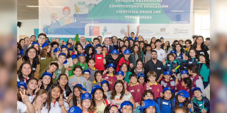 Masivo encuentro reúne a más de 600 estudiantes de la región de Valparaíso para compartir sus proyectos realizados durante las Academias Explora