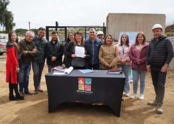 MUNICIPALIDAD DE PAPUDO HACE ENTREGA DE TERRENO A EMPRESA QUE CONSTRUIRÁ EL PRIMER PUNTO LIMPIO DE LA COMUNA.