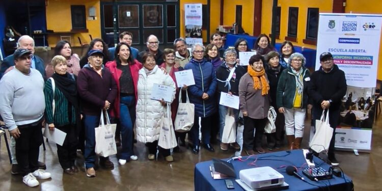 Escuela Abierta capacitó a dirigencias de Cabildo, Petorca, La Cruz y La Ligua en nuevas herramientas digitales para impulsar proyectos locales.